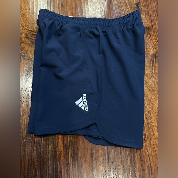 NWT! ADIDAS Mens AEROREADY DESIGNED FOR MOVEMENT SHORTS 7" Legend Ink - Picture 3 of 9